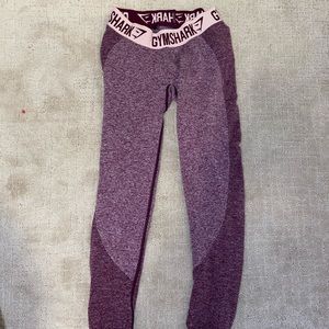 Gym shark leggings